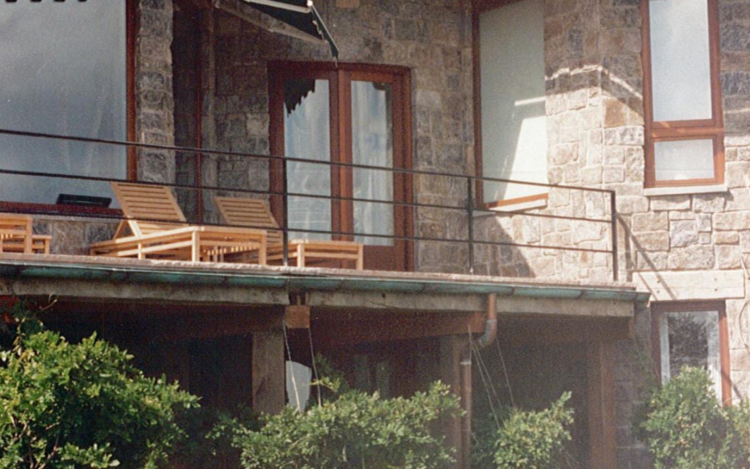 Eyebrow Dormer Window with Bent Glass